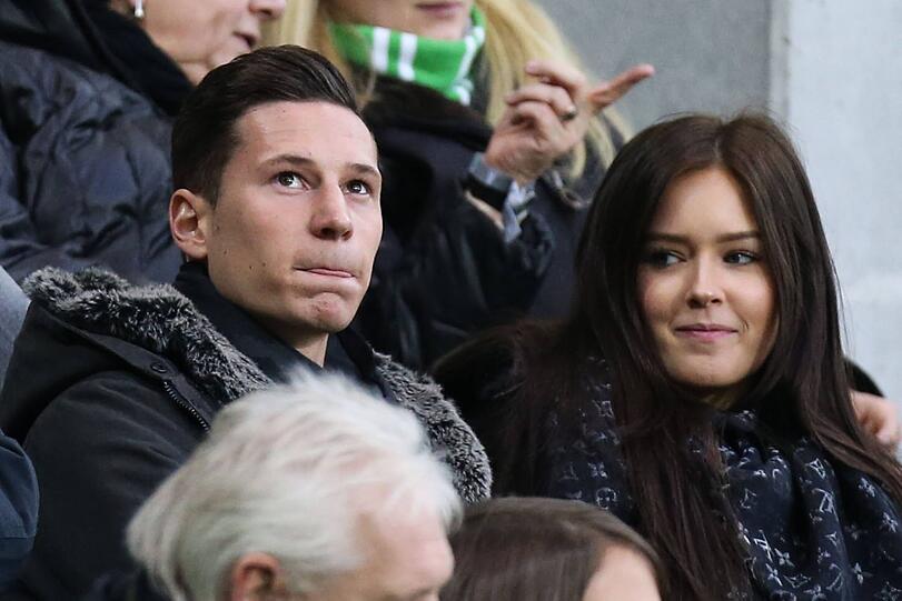 Julian Draxler und Lena Stiffel zeigen sich nur selten in der Öffentlichkeit. Lena hat auch keinen öffentlichen Instagram-Account und legt viel Wert auf den Schutz ihres Privatlebens.