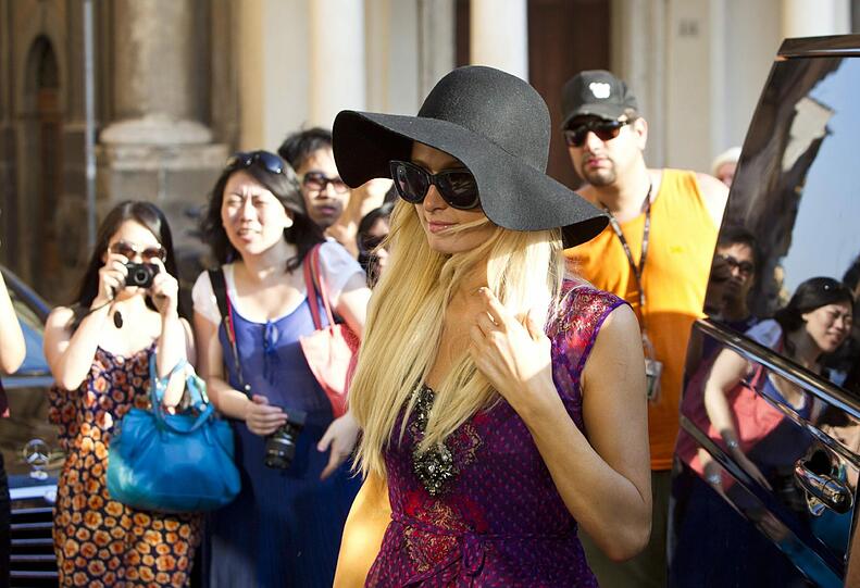 Unter den Festgästen: Paris Hilton...