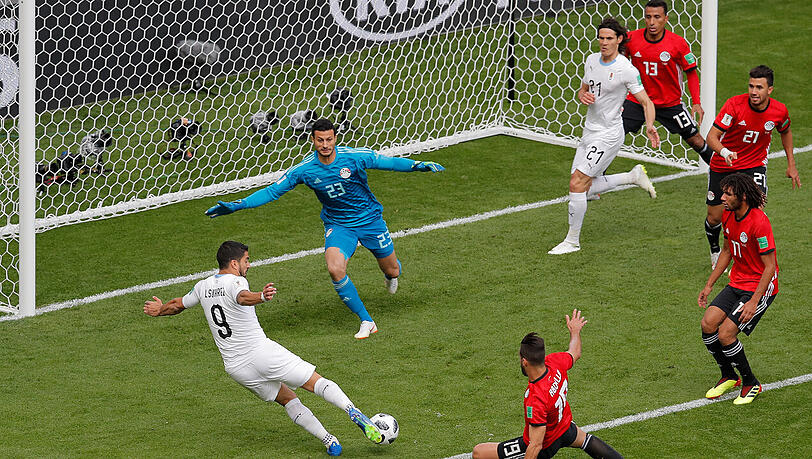 Uruguays Luis Suarez vergibt eine Torchance.