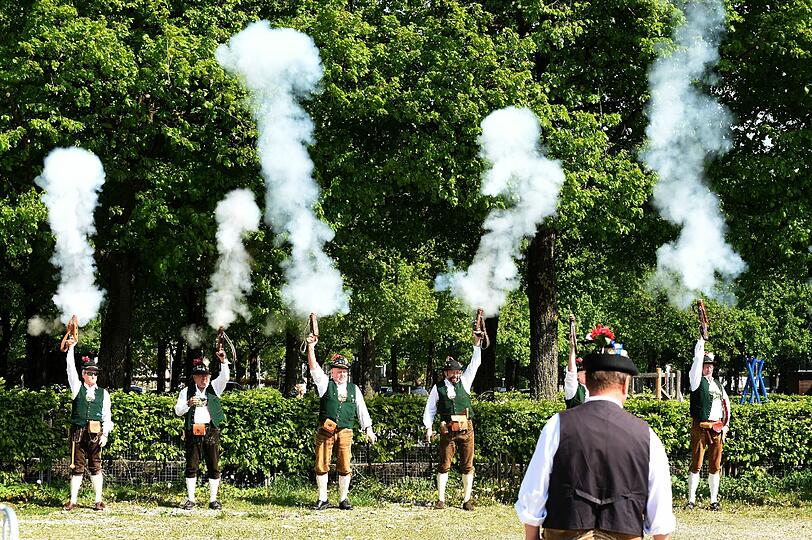 Anstich am Frühlingsfest! Die Bilder!