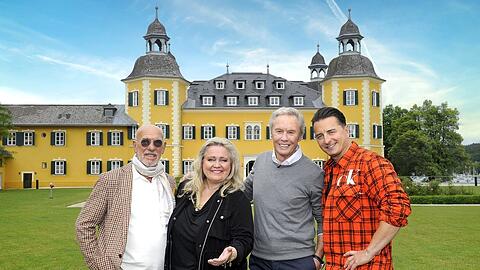 Doppel-Jubiläum am Wörthersee: Regisseur Otto Retzer (v. l.) , Sängerin Anita Hegerland, Rocker Peter Kraus und Volks-Rock'n'Roller Andreas Gabalier vor dem Schlosshotel.