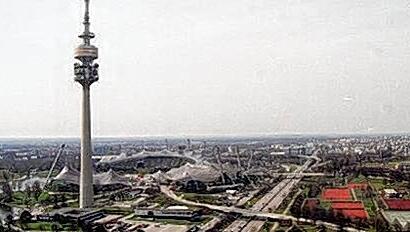 Wer sich in und um München für eine eigene Immobilie interessiert, sollte an dem Wochenende n den Olympiapark zur „Eigentum&Wohnen“ in der Event-Arena kommen. Wer sich in und um München für eine eigene Immobilie interessiert, sollte an dem Wochenende n den Olympiapark zur „Eigentum&Wohnen“ in der Event-Arena kommen.