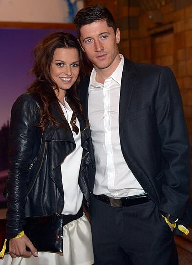 Schlagkräftiges Duo: Bayern-Stürmer Robert Lewandowski und seine hübsche Frau und Karate-Weltmeisterin Anna.