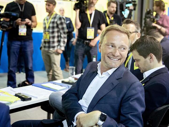 Noch wartet er auf das offizielle Endergebnis: Christian Lindner, FDP-Fraktions- und -parteichef beim Bundesparteitag.