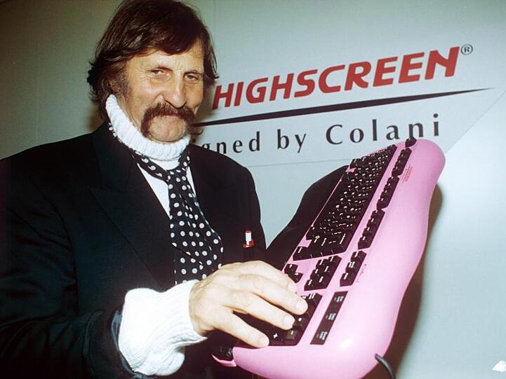 Luigi Colani stellte 1993 auf der Messe in Hannover seine neue, abgerundete Tastatur vor.