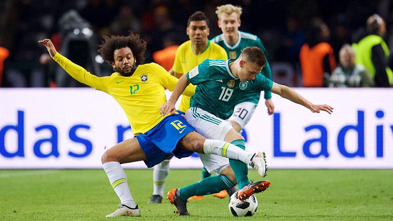 Joshua Kimmich vs. Marcelo: Schon im Länderspiel Deutschland gegen Brasilien im März treffen beide aufeinander. Klarer Punktsieger ist damals Marcelo. Kimmichs Problem: Der 29-jährige Madrilene ist nicht nur unnachgiebig im Zweikampf, sondern interpretiert seine Rolle als Rechtsverteidiger auch extrem offensiv, bindet seinen Gegenspieler, statt umgekehrt. Zwischenstand - 1:1.