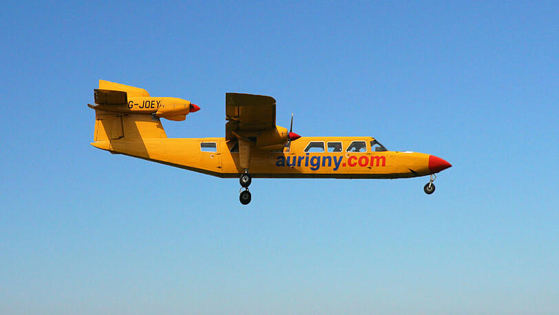 Guernsey nach Alderney (Flugzeit gemäß Flugplan: 15 Minuten).
