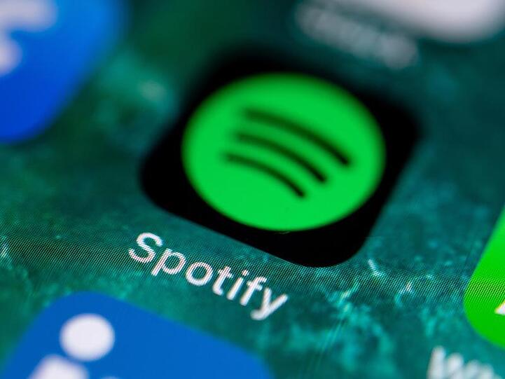Spotify ist Marktführer beim Musikstreaming und bietet auch Podcasts zu vielen Themen an.