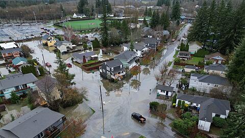 An einigen Flüssen sollen die Höchststände erst im Laufe des Freitags erreicht werden.