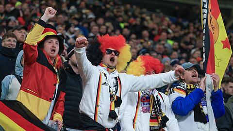 Wer bei der WM im Stadion dabei sein will, muss viel Geld bezahlen. (Archivbild)