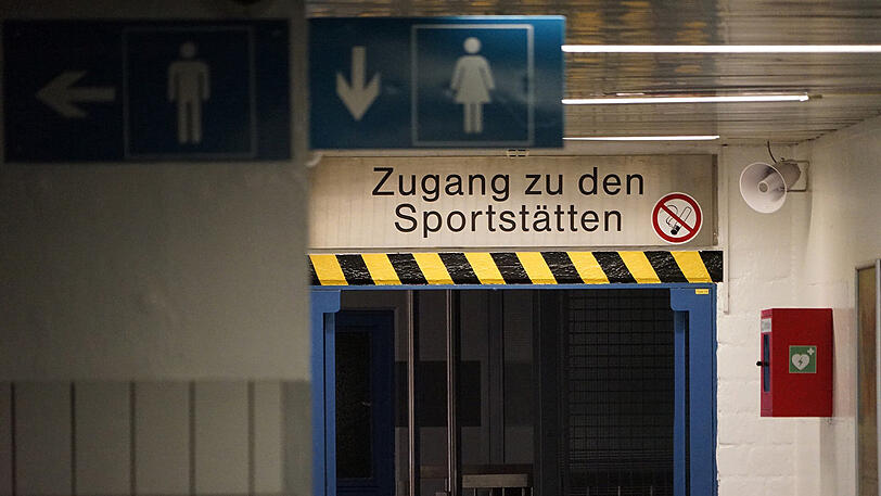 Im Inneren der Eissporthalle.