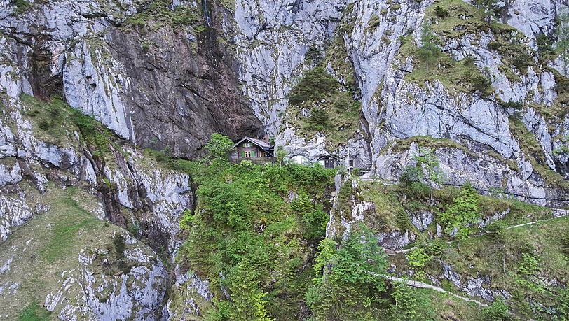 Eigentlich ein Naturidyll: Blick auf die H&ouml;llentaleingangsh&uuml;tte.