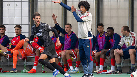 Engagiert, aber noch weitgehend erfolglos: U23-Cheftrainer Dante.