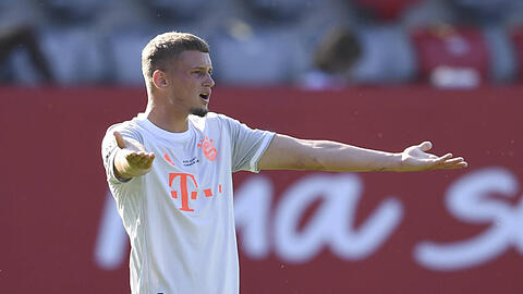 Cuisance beim Testspiel gegen Marseille. Wird der Bayern-Spieler an die Franzosen ausgeliehen?