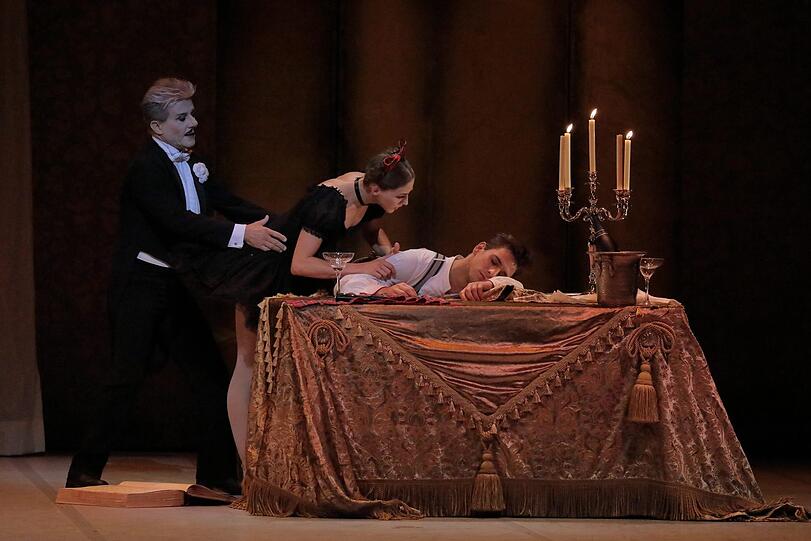 Das Staatsballett tanzt "Coppélia" im Nationaltheater.