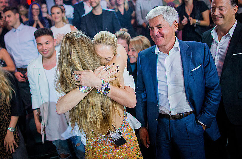 Riesen-Freude bei Victoria Swarovski und Profitänzer Erich Klann. Das Tanzpaar hat das Finale der RTL-Sendung "Let's Dance" für sich entschieden.