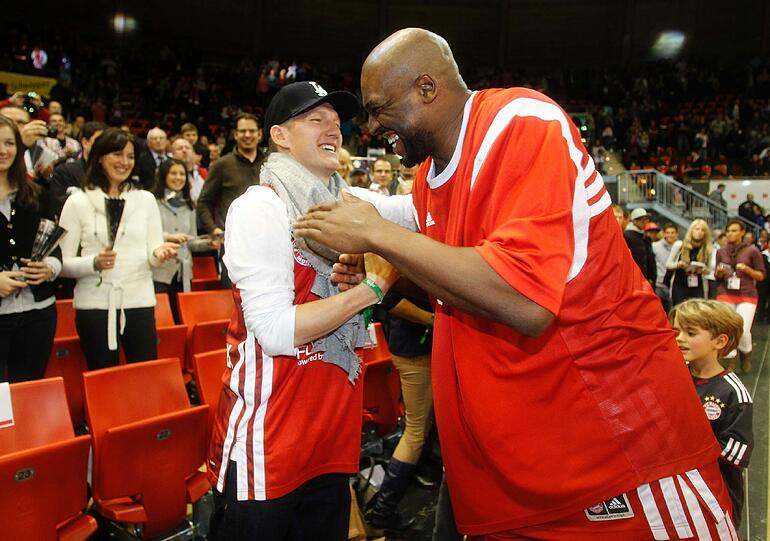...und Darius Hall zum Sieg.
