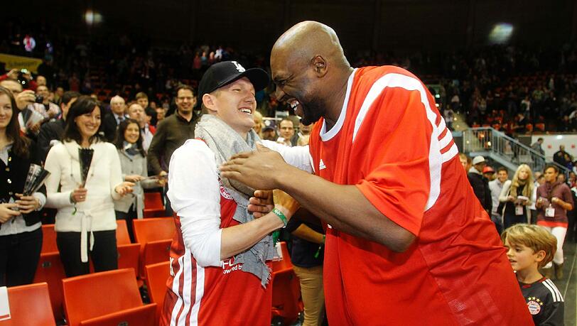 ...und Darius Hall zum Sieg. ...und Darius Hall zum Sieg.