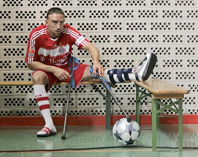 Die Saison 2008/2009 beginnt jedoch mit einem Rückschlag für Ribéry...