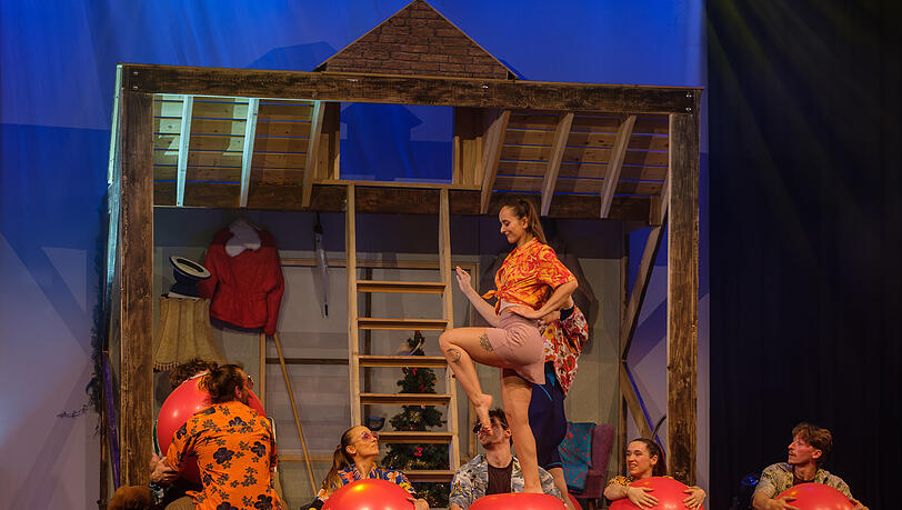 Das GOP Variet&eacute; am Maxmonument zeigt eine gut gelaunte Reise durch die Jahreszeiten.