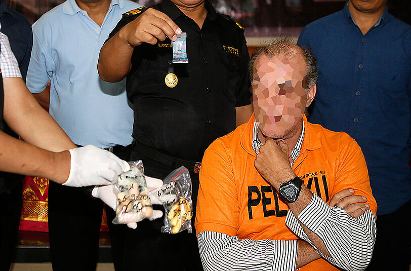 Weitere Bilder vom in Bali verhafteten Hans Peter N.