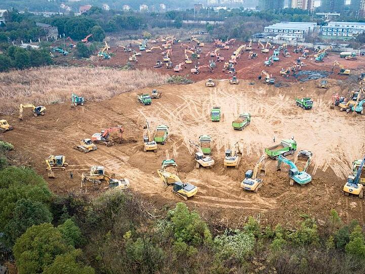 In Wuhan soll innerhalb kürzester Zeit ein neues Spezialkrankenhaus für mit dem Virus Infizierte errichtet werden - es soll schon Anfang Februar fertig sein.