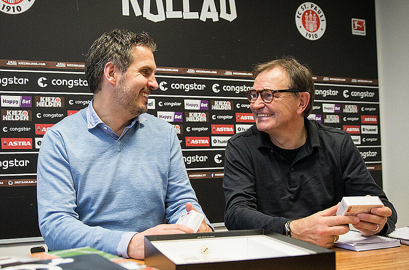 St.-Pauli-Sportdirektor Thomas Meggle (links) und Trainer Ewald Lienen.