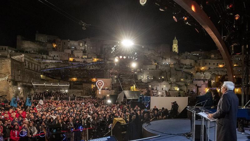 Der italienische Präsident Sergio Mattarella(r) bei der Eröffnungsfeier der europäischen Kulturhauptstadt Matera. Der italienische Präsident Sergio Mattarella(r) bei der Eröffnungsfeier der europäischen Kulturhauptstadt Matera.