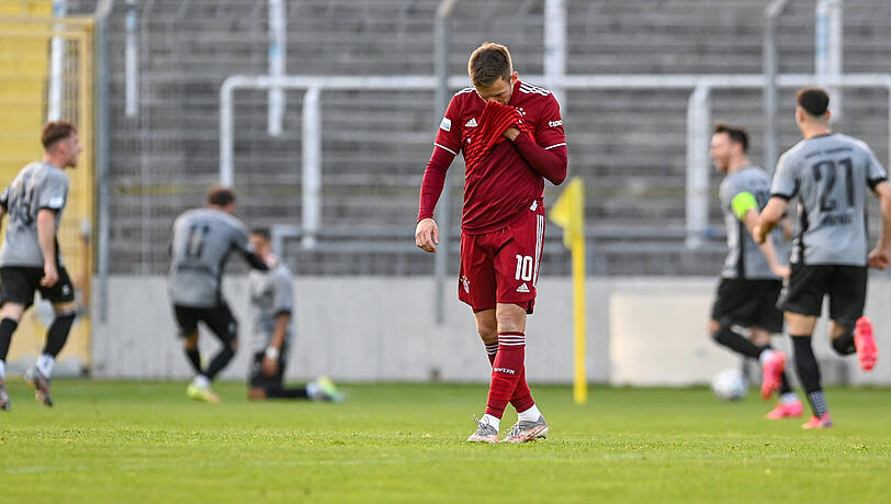 Der FC Bayern II kommt gegen Wacker Burghausen unter die Räder.