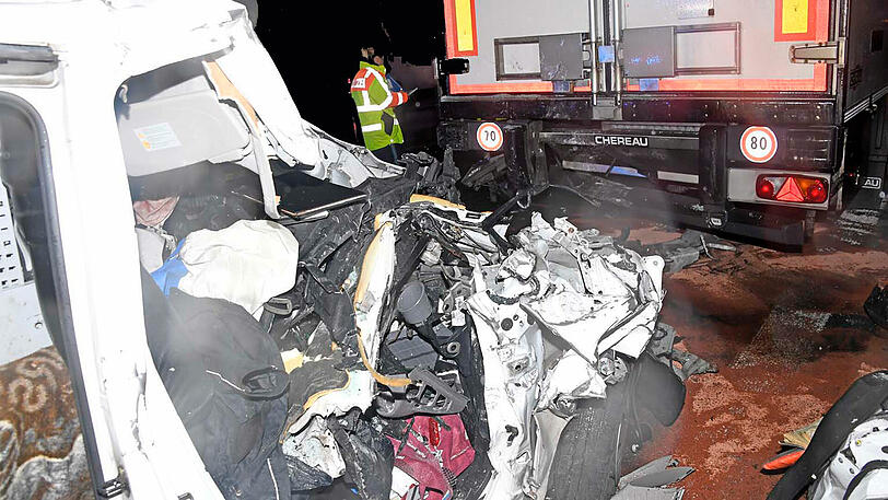 Weitere Bilder vom Unfallort.