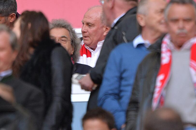 Am Samstag war Uli Hoeneß zum ersten Mal nach seiner Verurteilung wieder im Stadion. Die Bilder!