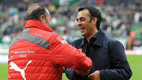 Archivbild vom März 2014: Hub Stevens und Robin Dutt, die neuen Macher beim VfB Stuttgart. Damals kam Dutt als Trainer von Bremen nach Stuttgart.