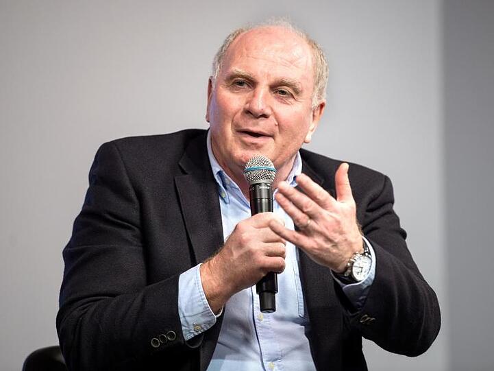 Präsident Uli Hoeneß hat den Deal des FC Bayern mit BMW bestätigt.