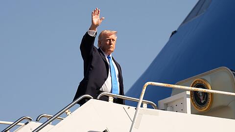 Trump nutzt den Flughafen regelm&auml;&szlig;ig f&uuml;r Fl&uuml;ge zu seinem Anwesen Mar-a-Lago. (Archivbild)