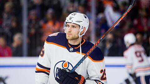 Leon Draisaitl stürmt für die Edmonton Oilers.