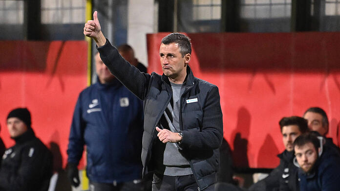 Daumen hoch für die Comeback-Löwen von  Trainer Michael Köllner.