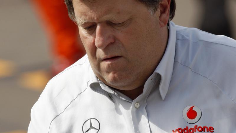 Mercedes-Moptorsportchef Norbert haug arbeitet gerade daran, Brawn GP zu übernehmen. Mercedes-Moptorsportchef Norbert haug arbeitet gerade daran, Brawn GP zu übernehmen.