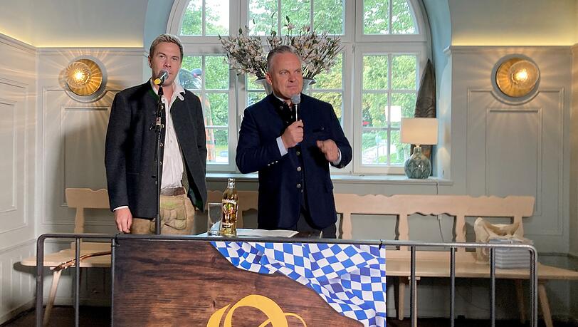 Der Liedermacher Oimara alias Beni Hafner und Wiesn-Chef Christian Scharpf (SPD) freuen sich auf die Wiesn.