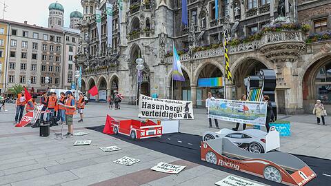 Protest gegen den BMW-Tunnel am Mittwoch auf dem Marienplatz.