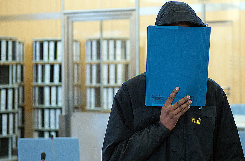Der Angeklagte soll Geld für die Organisation "Islamischer Staat" gesammelt haben.