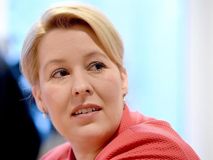 Familienministerin Franziska Giffey (SPD) wurde Anfang 2019 Schummelei bei ihrer Promotionsarbeit vorgeworfen. Eine Entscheidung ihrer Hochschule steht noch aus.