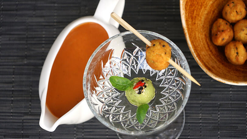 2. Gang: Tamarillo-Baumtomatensuppe.