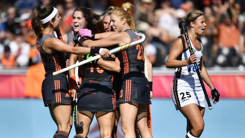 Die deutschen Hockey-Damen haben das EM-Finale gegen die Niederlande mit 0:2 verloren. Die deutschen Hockey-Damen haben das EM-Finale gegen die Niederlande mit 0:2 verloren.
