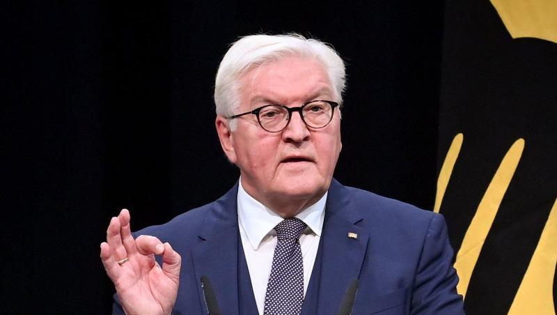 Bundespräsident Frank-Walter Steinmeier bittet die Bürger: "Halten wir uns an die Regeln, reduzieren wir noch einmal unsere Kontakte". Bundespräsident Frank-Walter Steinmeier bittet die Bürger: "Halten wir uns an die Regeln, reduzieren wir noch einmal unsere Kontakte".