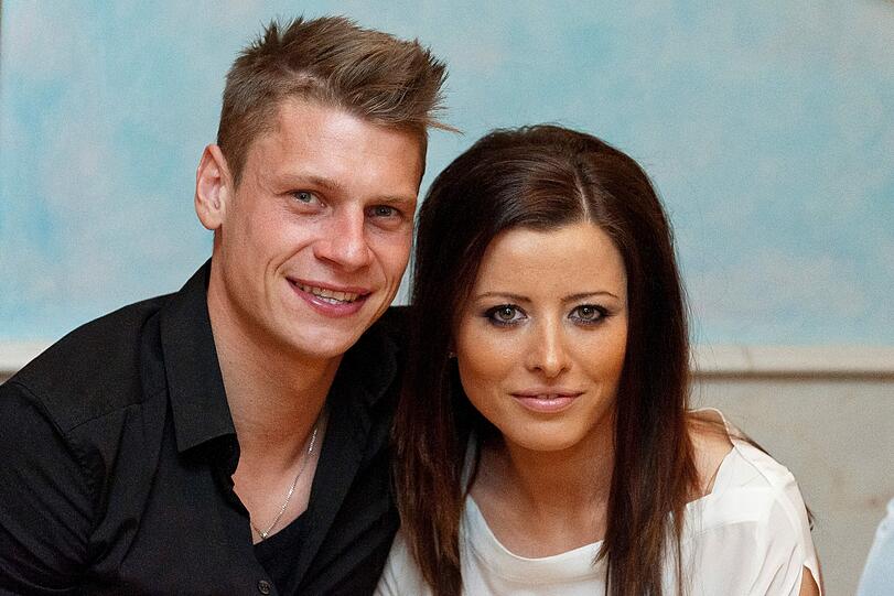 Polens Rechtsverteidiger £ukasz Piszczek mit seiner Frau Ewa.