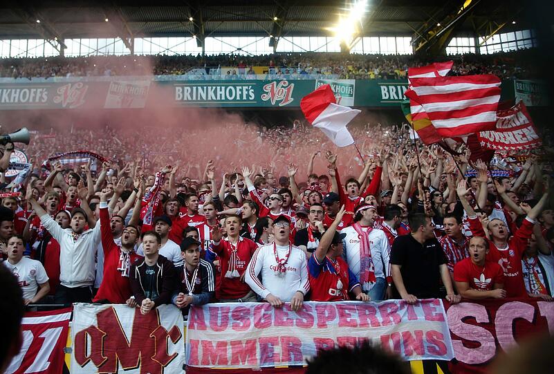 Auch die mitgereisten Bayern-Fans trugen zur vergifteten Stimmung bei.