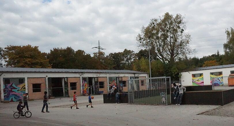 Sehen Sie hier weitere Bilder vom Besuch in der Bayernkaserne.