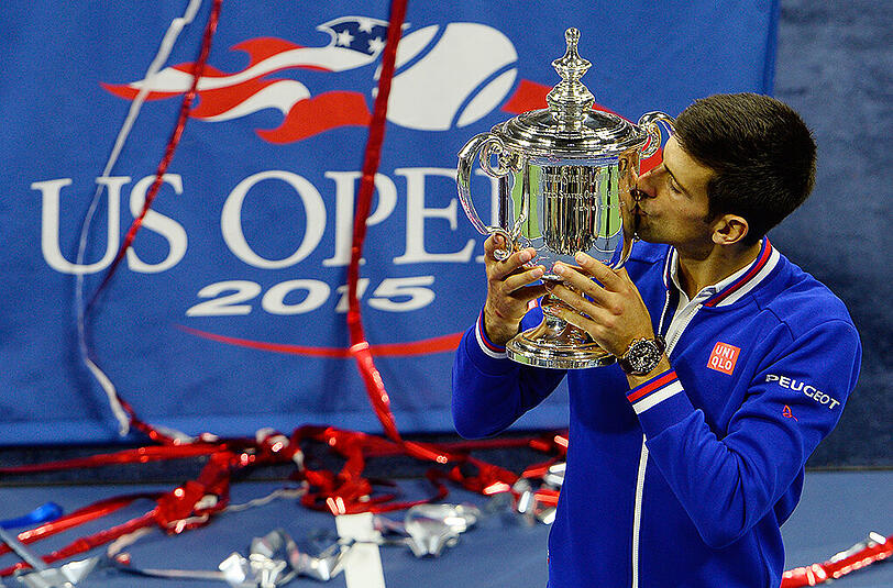 Kuss für seinen zweiten US-Open und seinen insgesamt zenten Grand-Slam-Titel: Novak Djokovic