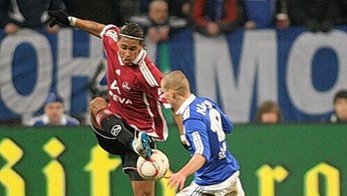 Bisher kam Rubin Okotie, wie gegen Schalke mit Ex-Cluberer Peer Kluge, nur als Joker zum Einsatz, nun hat ihm Trainer Dieter Hecking erklärt, was er alles besser machen muss. Bisher kam Rubin Okotie, wie gegen Schalke mit Ex-Cluberer Peer Kluge, nur als Joker zum Einsatz, nun hat ihm Trainer Dieter Hecking erklärt, was er alles besser machen muss.