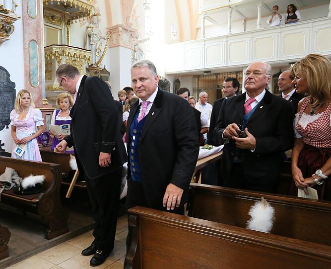 Filser-Fahnenweihe in der Heilig-Kreuz-Kirche in Forstenried. Die Bilder.